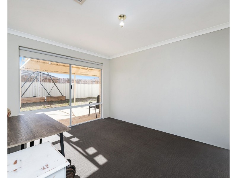 22 Banksiadale Gate, Lakelands WA 6180