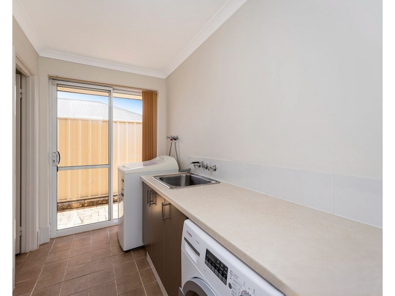 22 Banksiadale Gate, Lakelands WA 6180