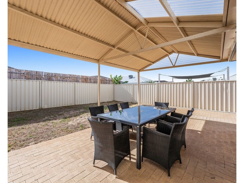 22 Banksiadale Gate, Lakelands WA 6180