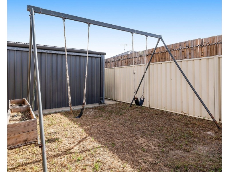 22 Banksiadale Gate, Lakelands WA 6180