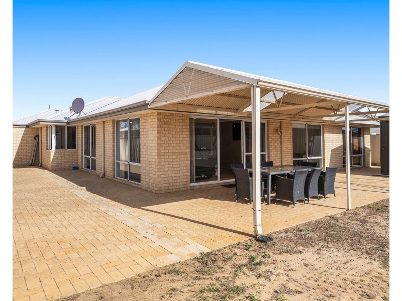 22 Banksiadale Gate, Lakelands WA 6180