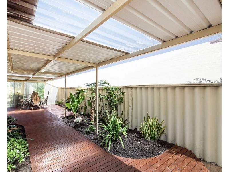 24 Templetonia Promenade, Halls Head WA 6210