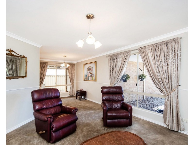 24 Templetonia Promenade, Halls Head WA 6210