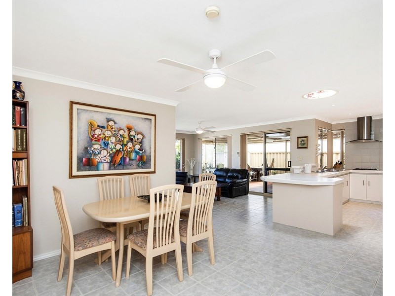 24 Templetonia Promenade, Halls Head WA 6210
