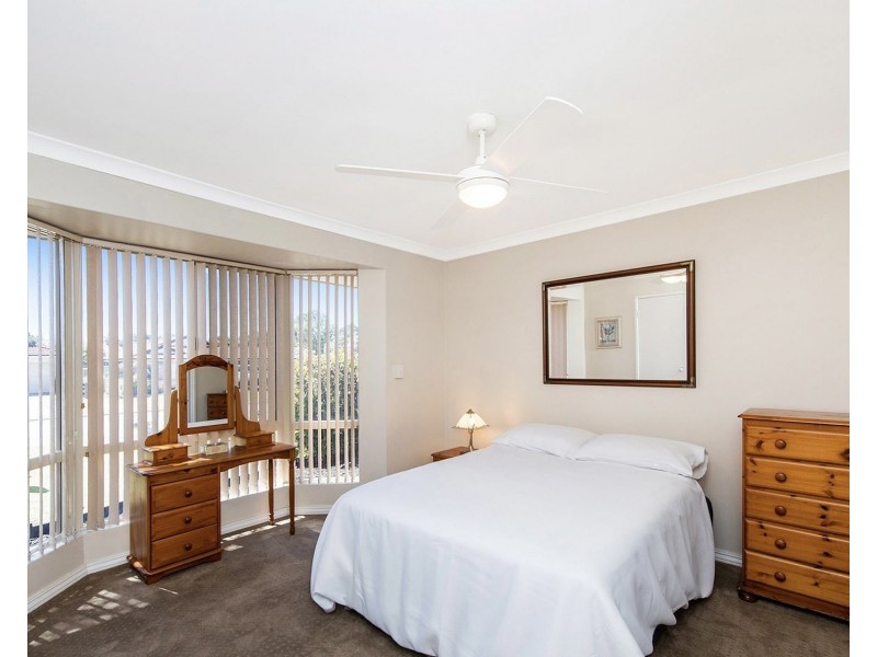 24 Templetonia Promenade, Halls Head WA 6210