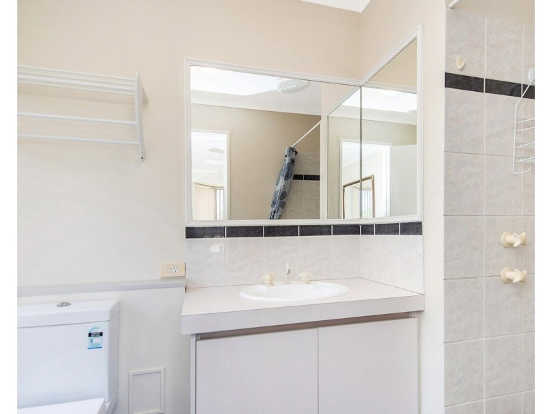 24 Templetonia Promenade, Halls Head WA 6210