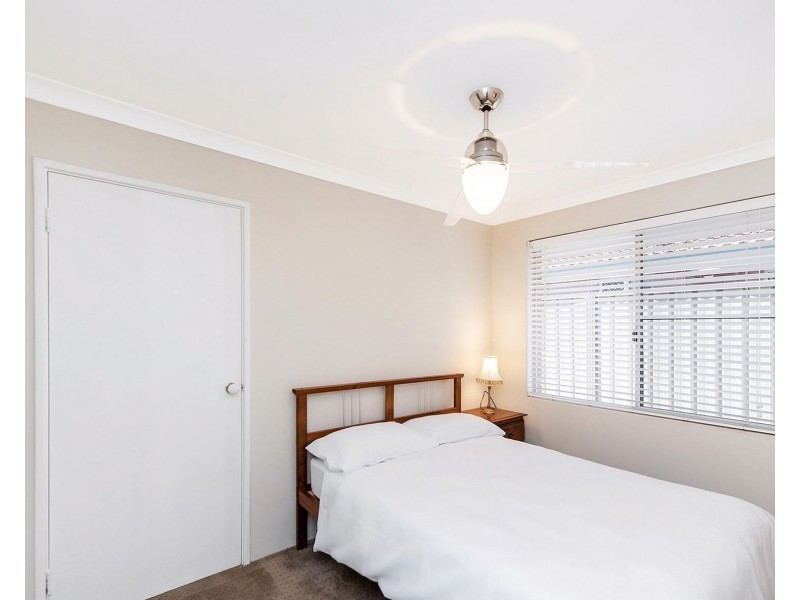 24 Templetonia Promenade, Halls Head WA 6210