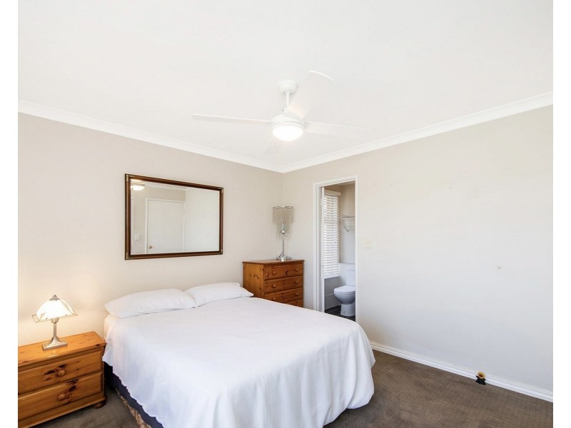 24 Templetonia Promenade, Halls Head WA 6210