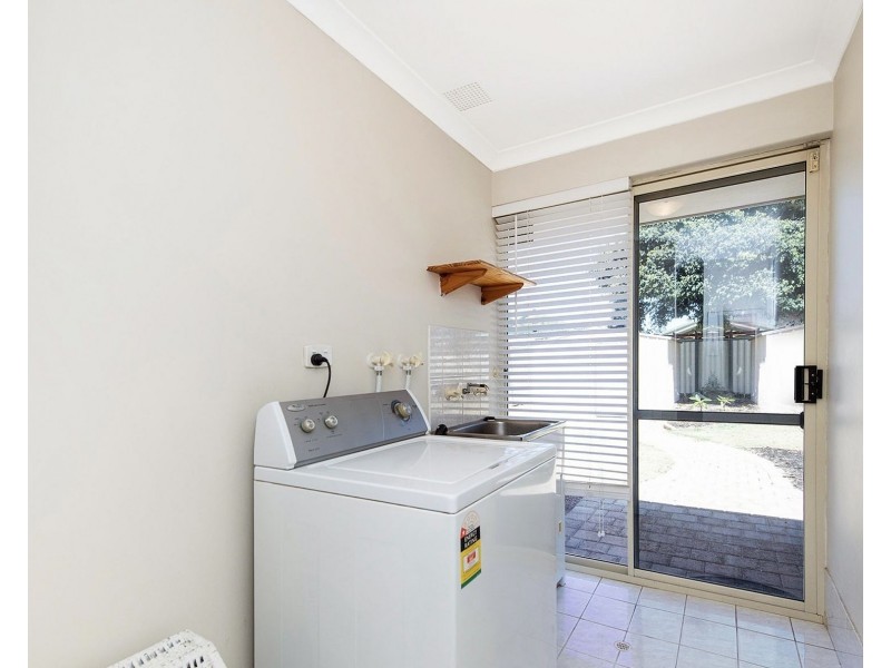 24 Templetonia Promenade, Halls Head WA 6210
