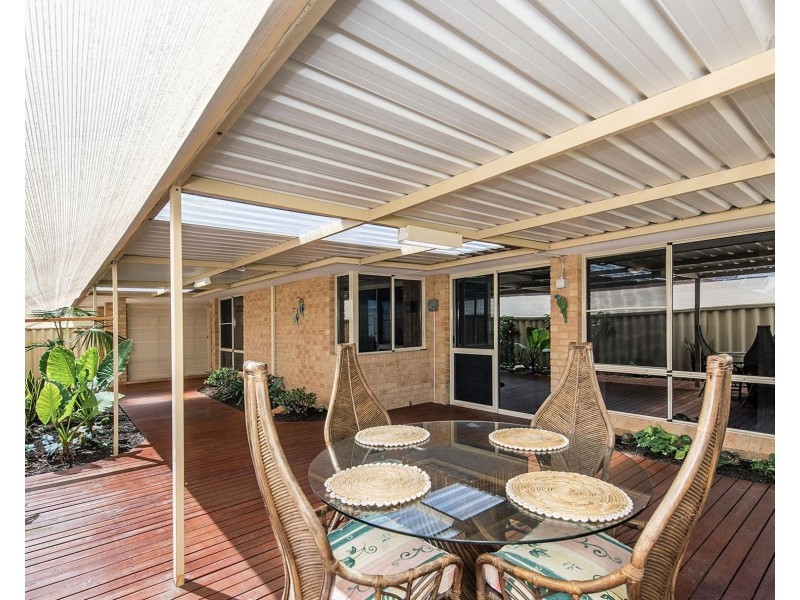 24 Templetonia Promenade, Halls Head WA 6210