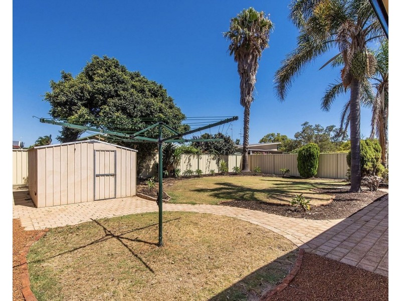 24 Templetonia Promenade, Halls Head WA 6210