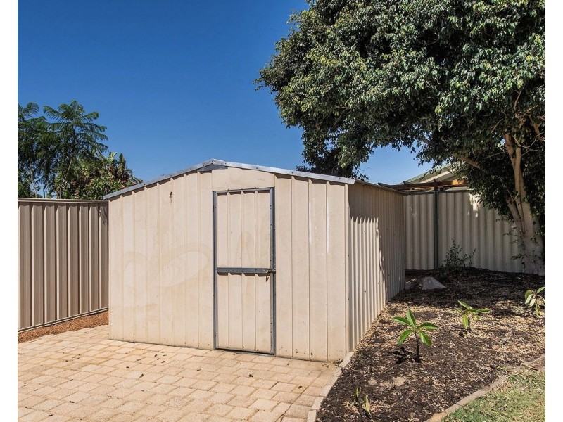 24 Templetonia Promenade, Halls Head WA 6210