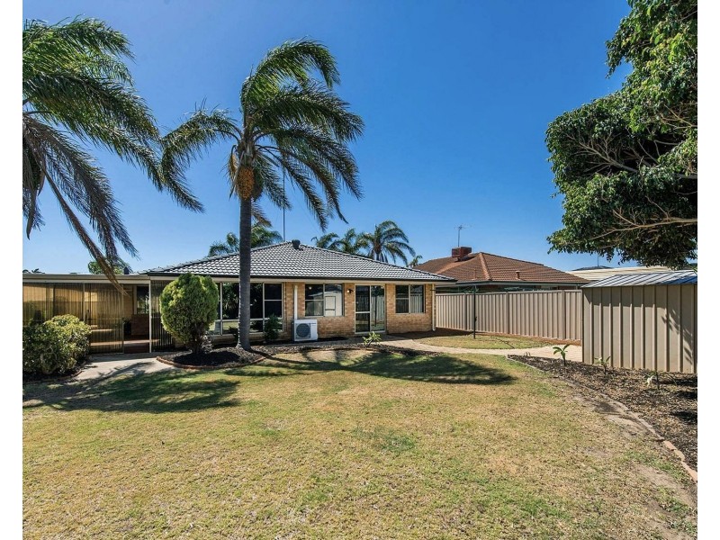 24 Templetonia Promenade, Halls Head WA 6210