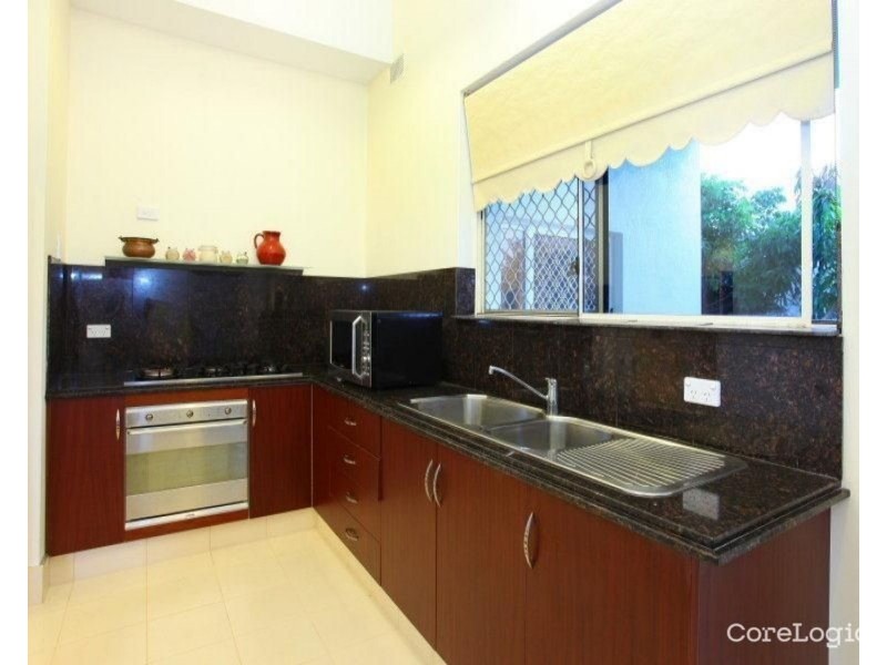 Room 1/7 Mercure Place, Highland Park QLD 4211