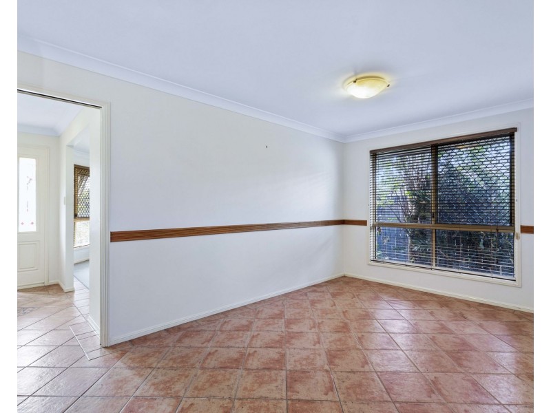 13 Vauton Court, Arana Hills QLD 4054