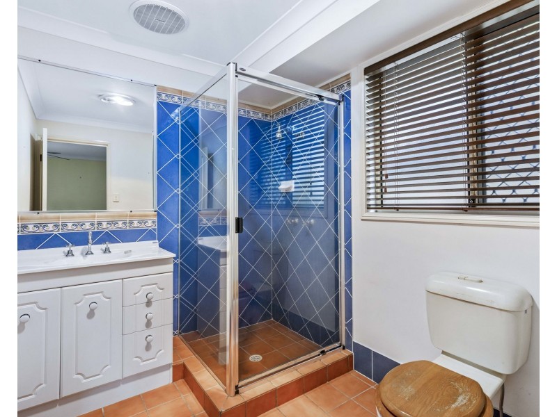 13 Vauton Court, Arana Hills QLD 4054