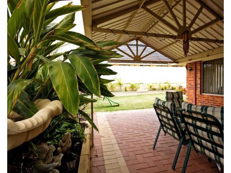 2 Macalpine Retreat, Kinross WA 6028