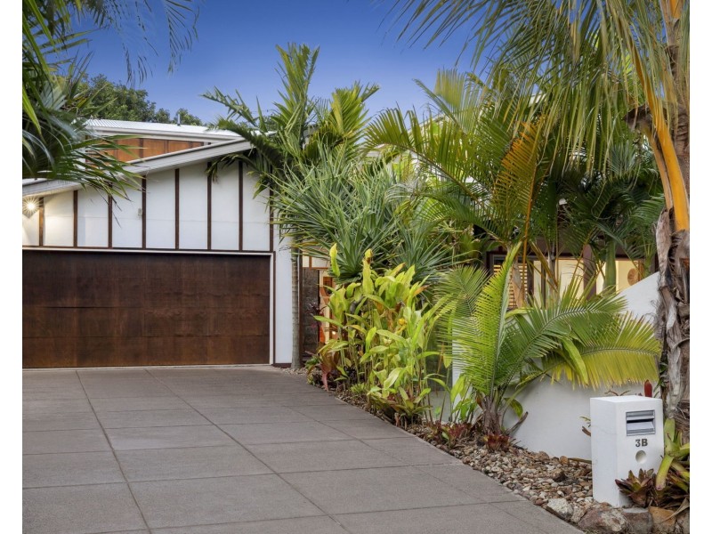 3b North Beach Place, Mudjimba QLD 4564