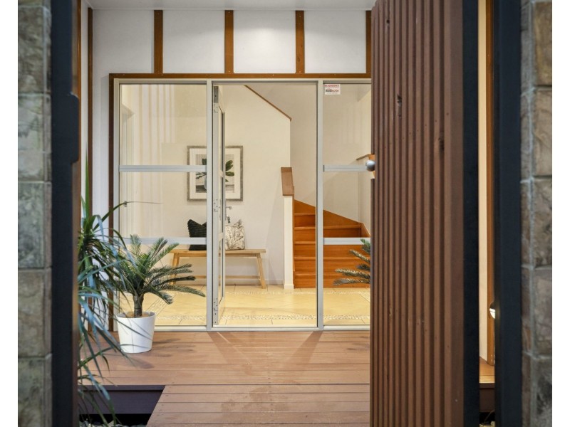 3b North Beach Place, Mudjimba QLD 4564