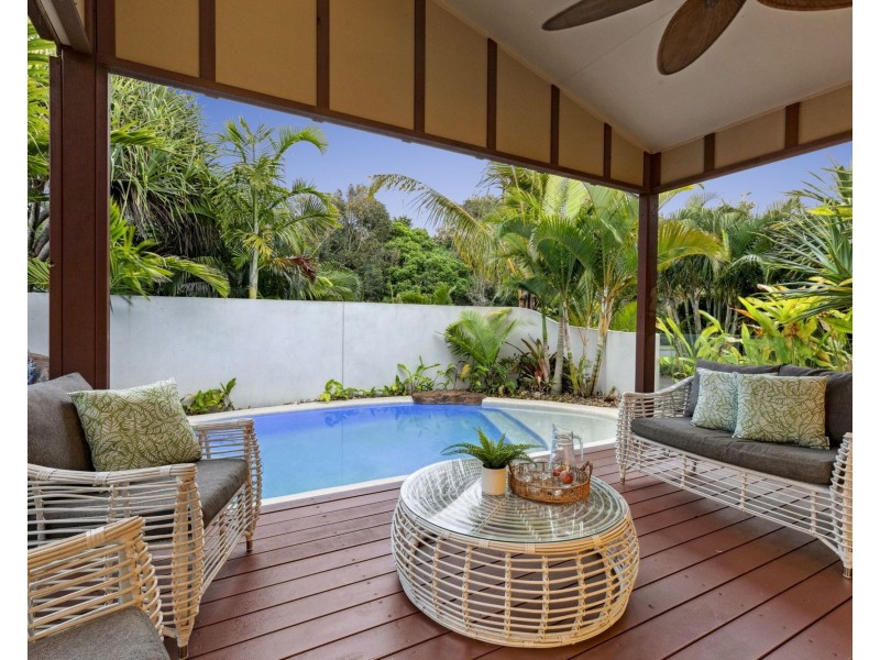 3b North Beach Place, Mudjimba QLD 4564