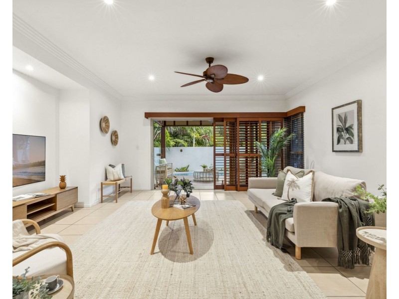 3b North Beach Place, Mudjimba QLD 4564