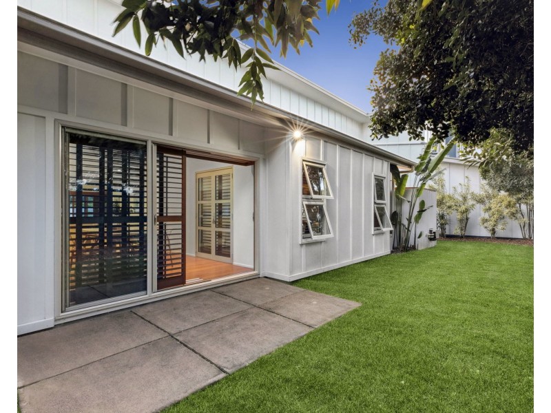 3b North Beach Place, Mudjimba QLD 4564