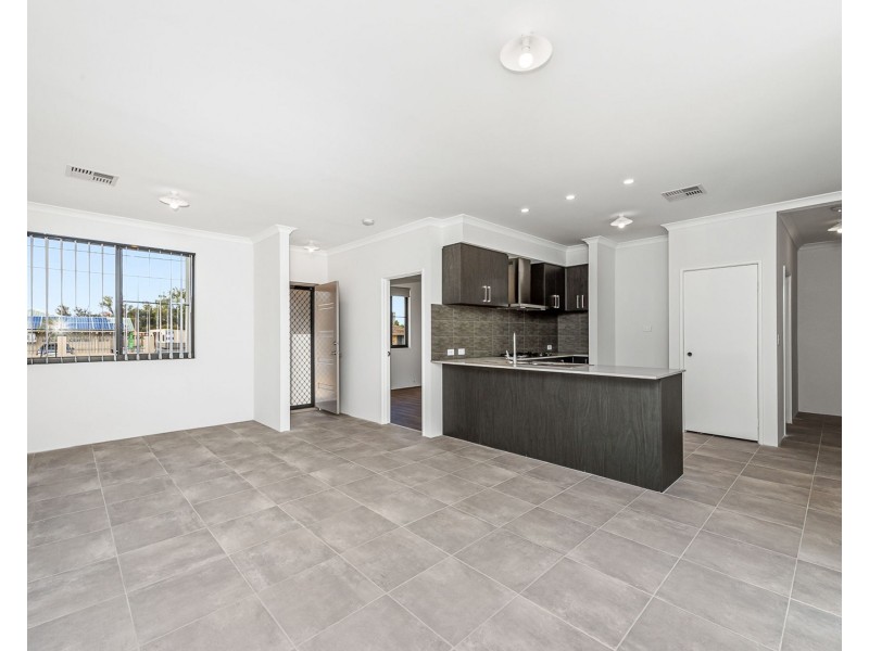 Unit 1-5/344 Wharf Street, Queens Park WA 6107