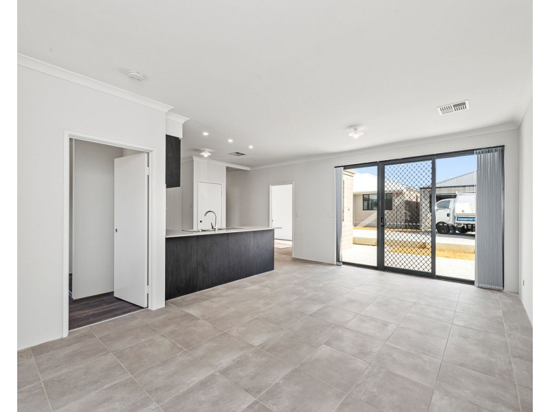 Unit 1-5/344 Wharf Street, Queens Park WA 6107
