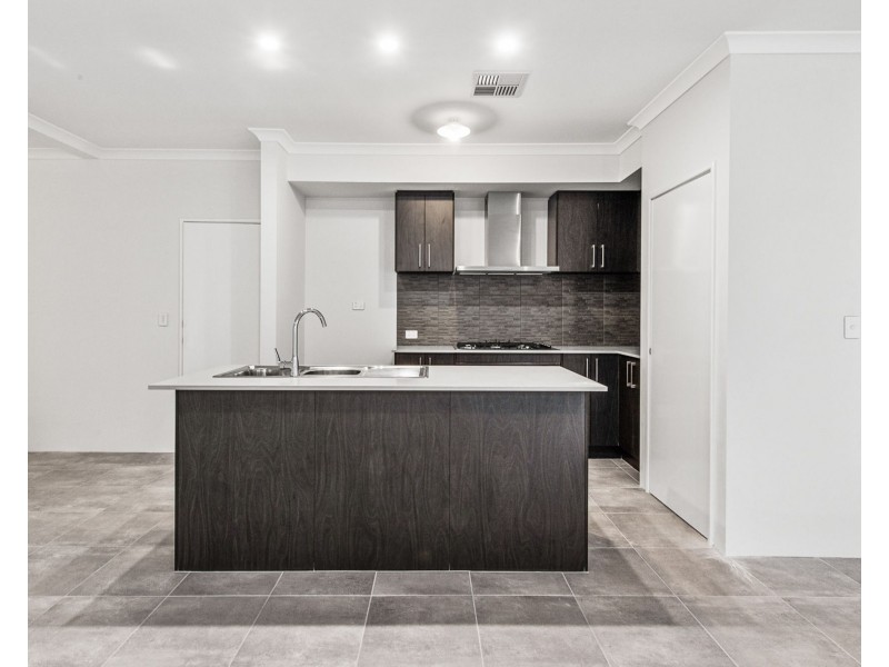 Unit 1-5/344 Wharf Street, Queens Park WA 6107