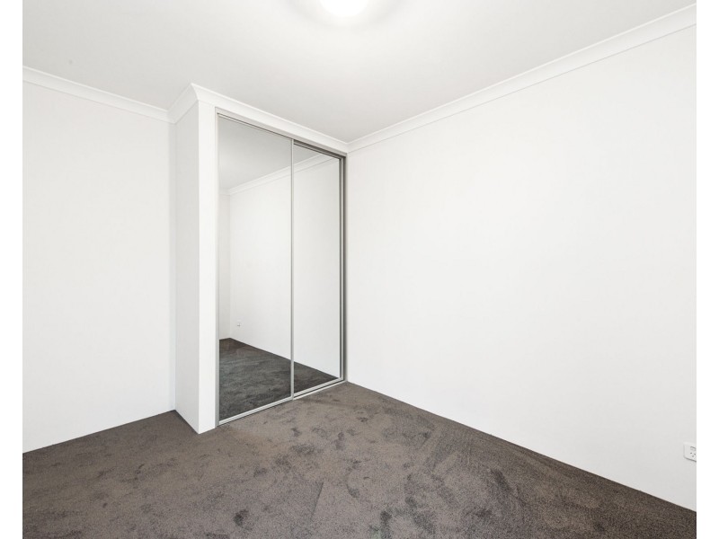 Unit 1-5/344 Wharf Street, Queens Park WA 6107