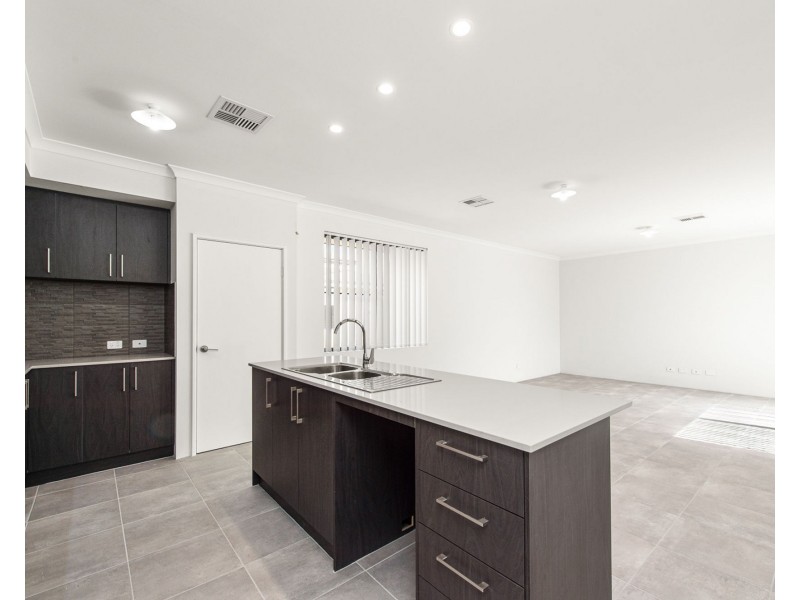 Unit 1-5/344 Wharf Street, Queens Park WA 6107