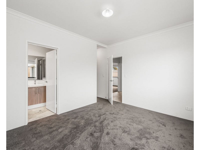 Unit 1-5/344 Wharf Street, Queens Park WA 6107