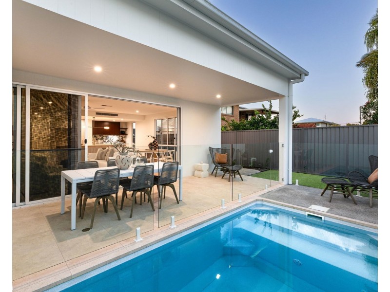 1 & 2/5 Kyeema Street, Buddina QLD 4575