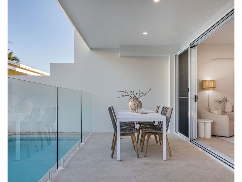 1 & 2/5 Kyeema Street, Buddina QLD 4575