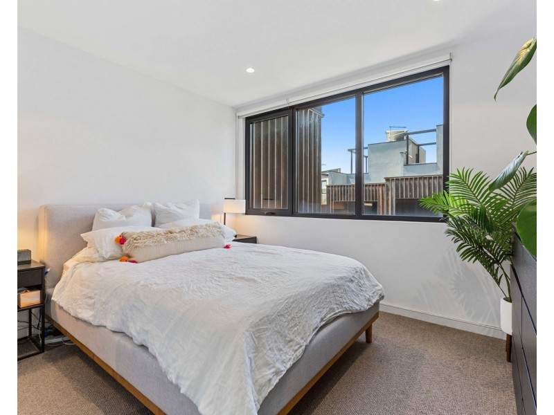 2/14 Yates Lane, Parkville VIC 3052