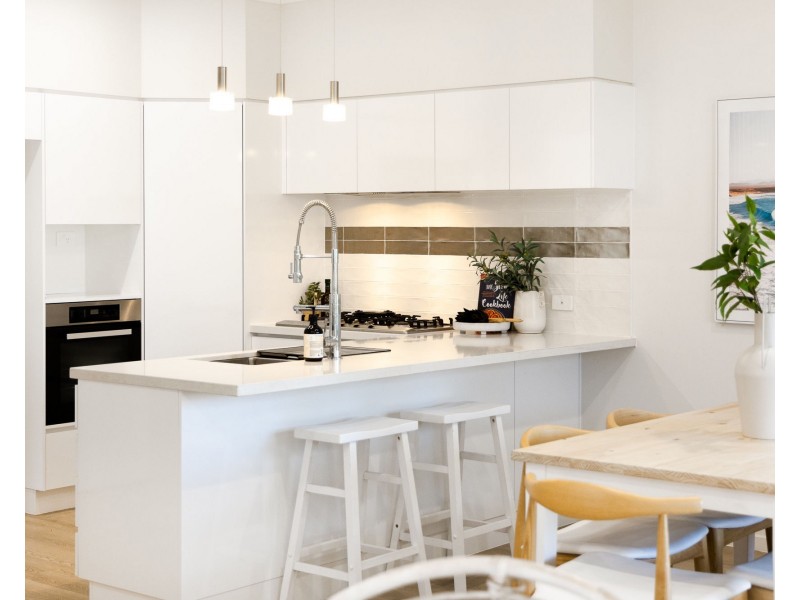 16 Connaught St, Sandgate QLD 4017