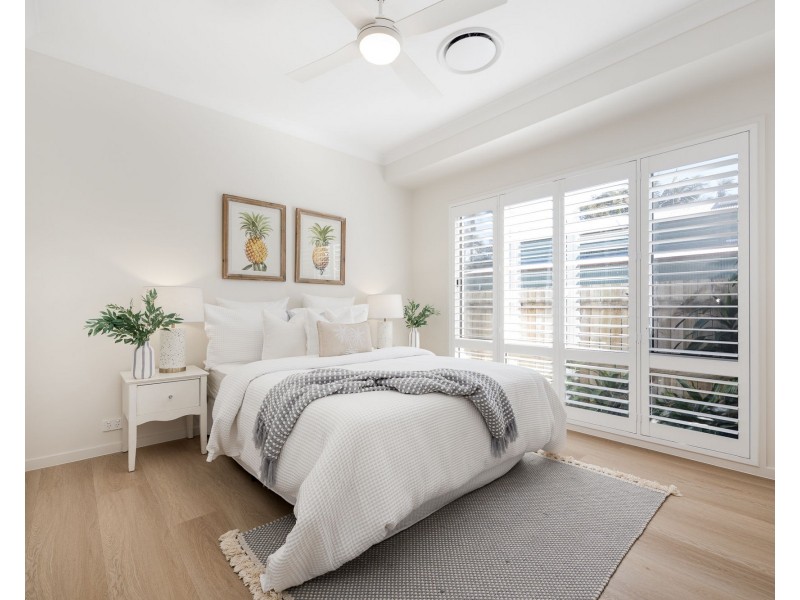 16 Connaught St, Sandgate QLD 4017