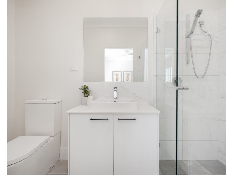 16 Connaught St, Sandgate QLD 4017