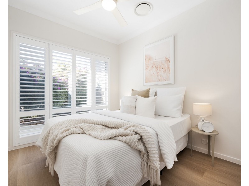 16 Connaught St, Sandgate QLD 4017