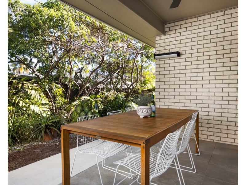 16 Connaught St, Sandgate QLD 4017