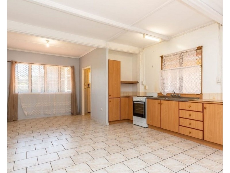 2/86 Arthur Street, Woody Point QLD 4019