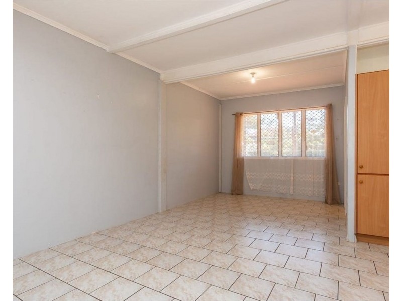 2/86 Arthur Street, Woody Point QLD 4019