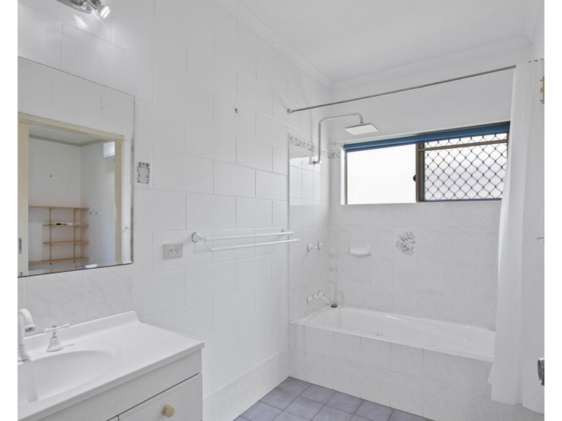 34 Cracknell Road, White Rock QLD 4868