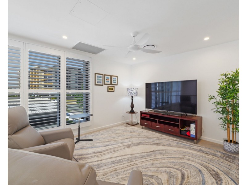 1011/18 Spitfire Banks Drive, Pelican Waters QLD 4551