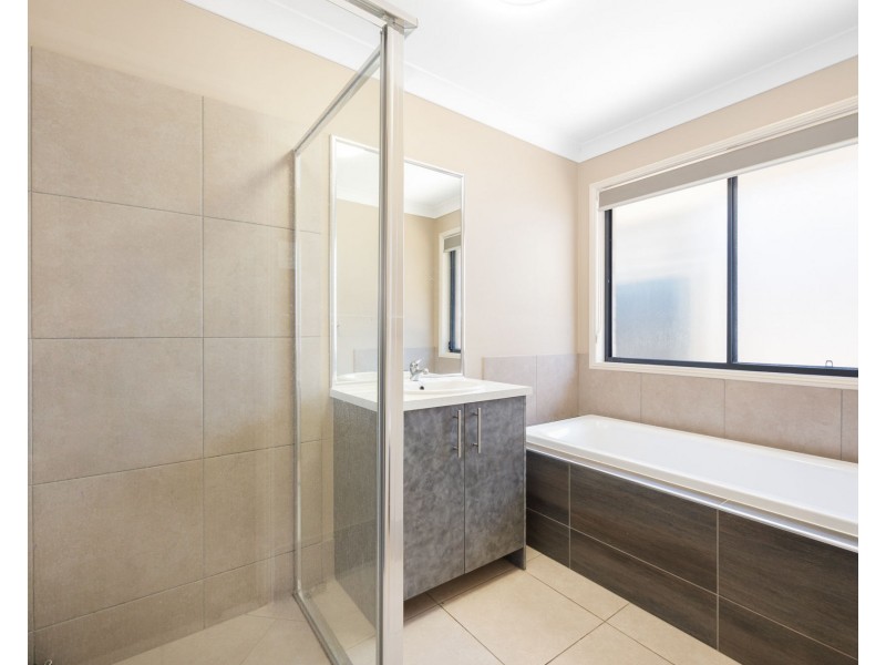 34 Riverside Circuit, Joyner QLD 4500