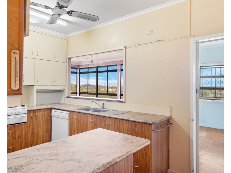 16 Deakin Street, Everton Park QLD 4053