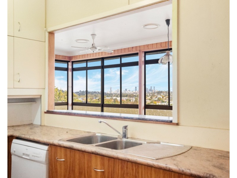 16 Deakin Street, Everton Park QLD 4053