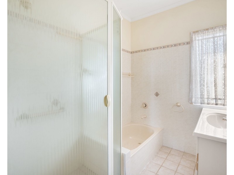 16 Deakin Street, Everton Park QLD 4053