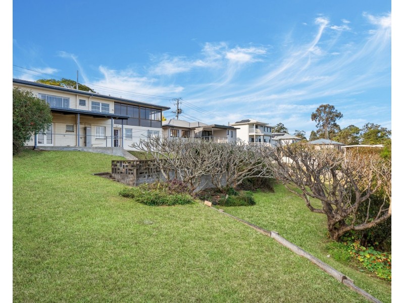 16 Deakin Street, Everton Park QLD 4053