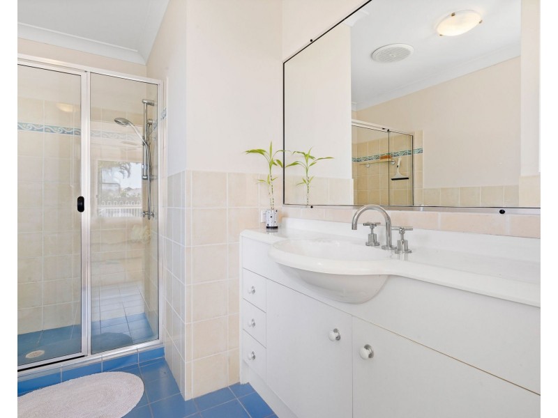 23 Kite Circuit, Arundel QLD 4214